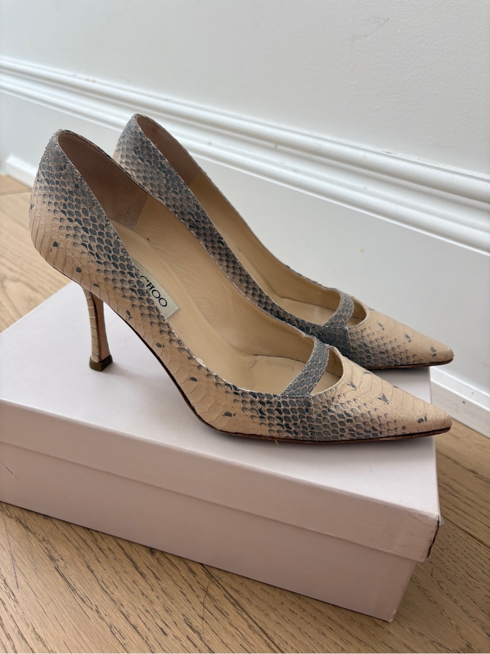 Jimmy Choo - Snakeskin Beige and Gray Pump - Picture 6 of 9